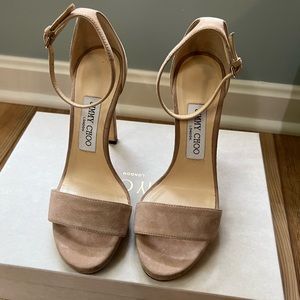 Worn to an outdoor wedding. Misty 120mm heel.